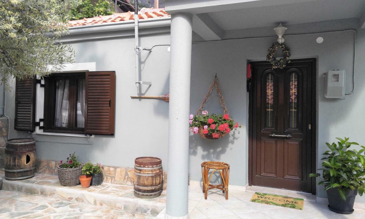 فيلا Rina'S House كالامباكا المظهر الخارجي الصورة